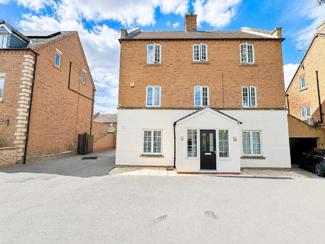 House for sale in Wigston Magna, Leicestershire