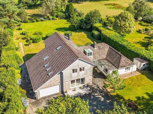 House for sale in Weir Quay, Devon