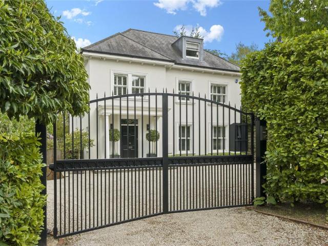 House for sale in Broadwater Down, Sandown Park