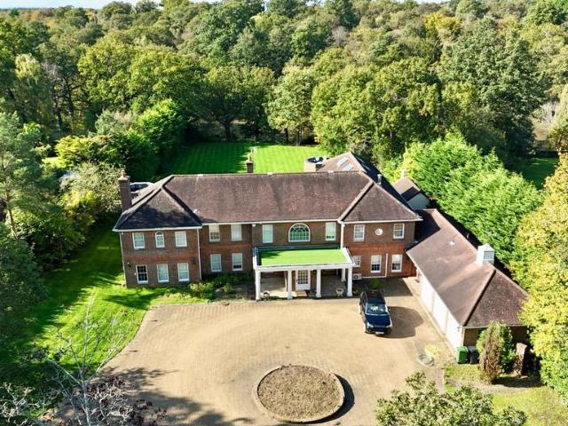 House for sale in Pachesham Park, Surrey