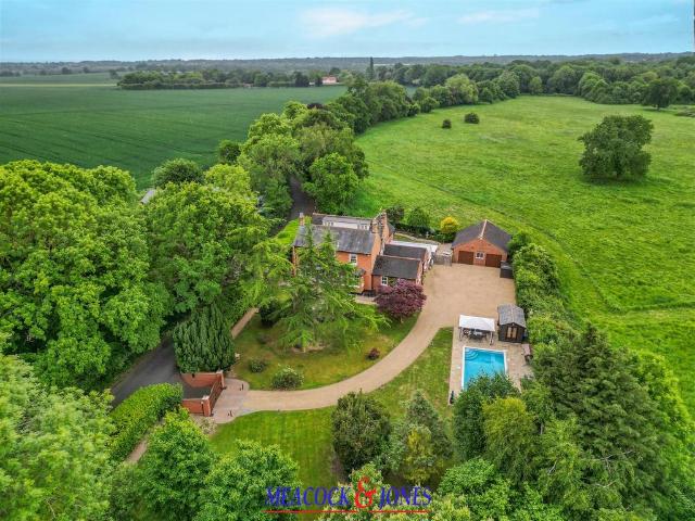 House for sale in Hutton, Navestock Side