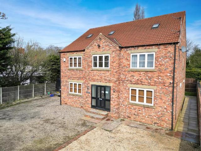 House for sale in Byram cum Sutton, Byram