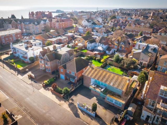 House for sale in Dale Hill, Essex