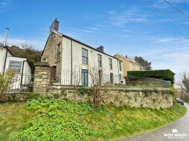 House for sale in Pendine, Wales