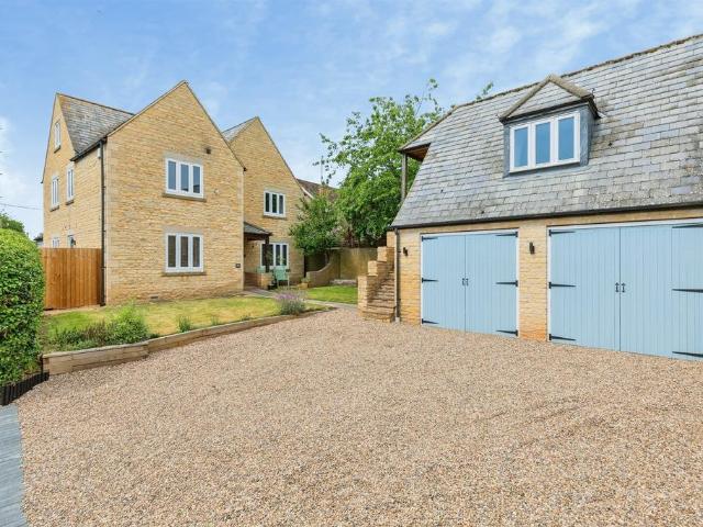 House for sale in Aldwincle