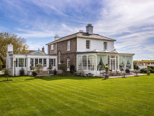 House for sale in Littlecote, West Sussex