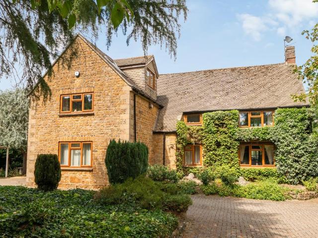 House for sale in Evershot, Oxfordshire