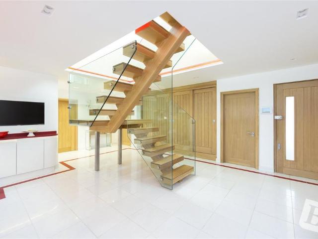 House for sale in Emerson Park, Greater London