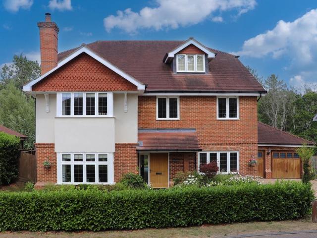 House for sale in Fole, Surrey