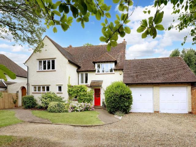 House for sale in Beaconsfield, Forty Green