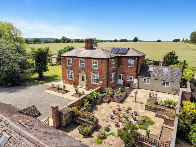 House for sale in Atherstone, North Warwickshire