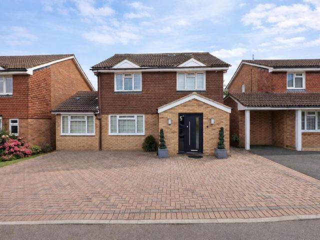 House for sale in Elstree and Borehamwood, Borehamwood