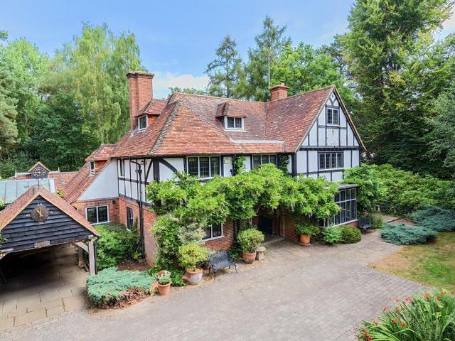 House for sale in Binscombe, Fole