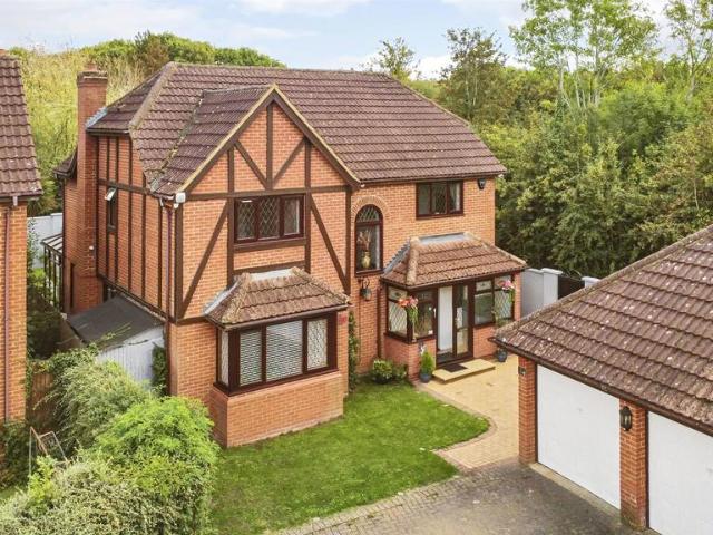 House for sale in Westcroft, Milton Keynes