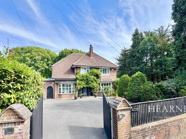 House for sale in Talbot Village, Bournemouth