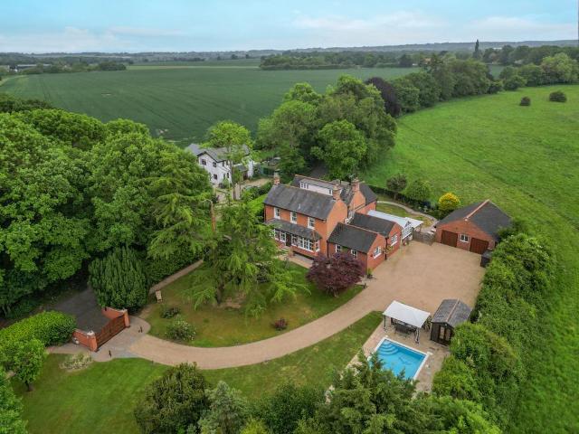 House for sale in Hutton, Navestock Side