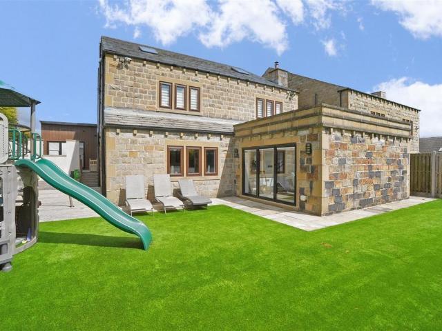 House for sale in Shelf, Calderdale