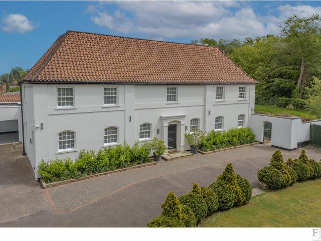 House for sale in Oadby, Leicestershire