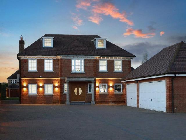 House for sale in Farnham Common, Buckinghamshire