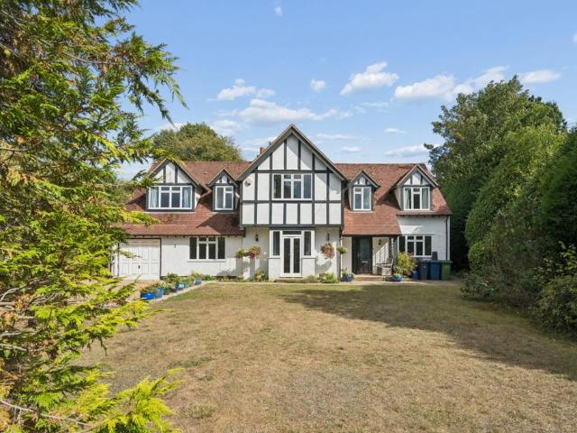 House for sale in Chalfont St. Peter, Denham