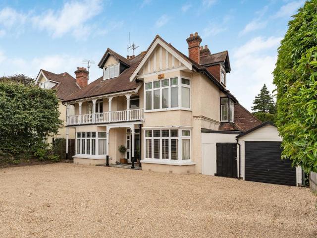 House for sale in Mount Hermon, Woking