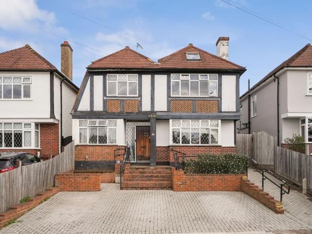 House for sale in Stoneleigh, Ewell