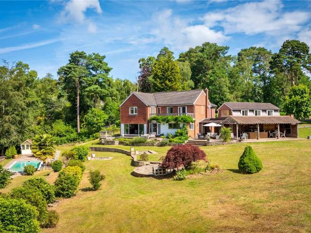 House for sale in Fole, Surrey