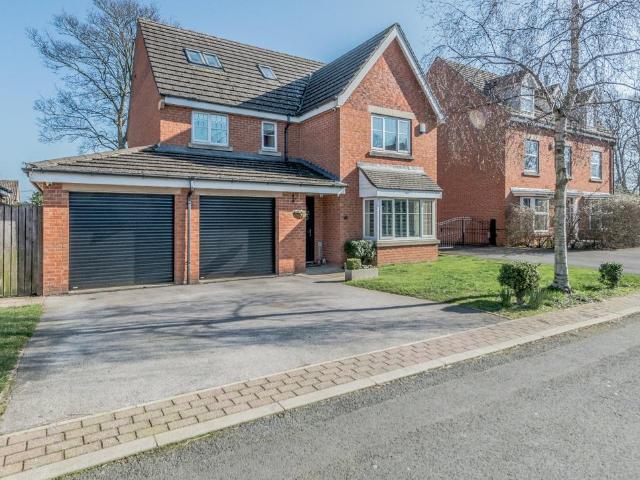 House for sale in Gomersal, West Yorkshire