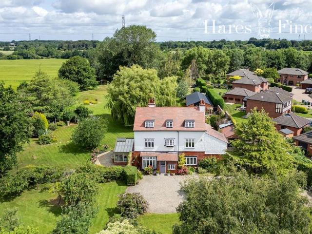House for sale in Backford, Cheshire