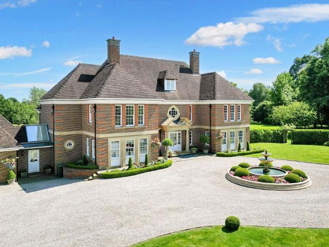House for sale in Ingatestone and Fryerning, Navestock Side