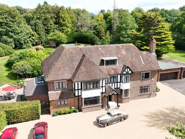 House for sale in Saint Hill Green, Perryfields