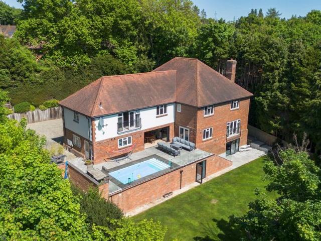House for sale in Batchworth, Hertfordshire