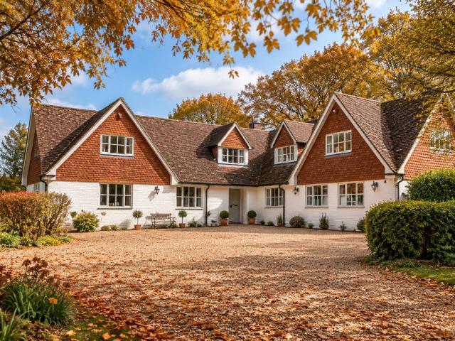 House for sale in Hawkhurst Court, Chichester