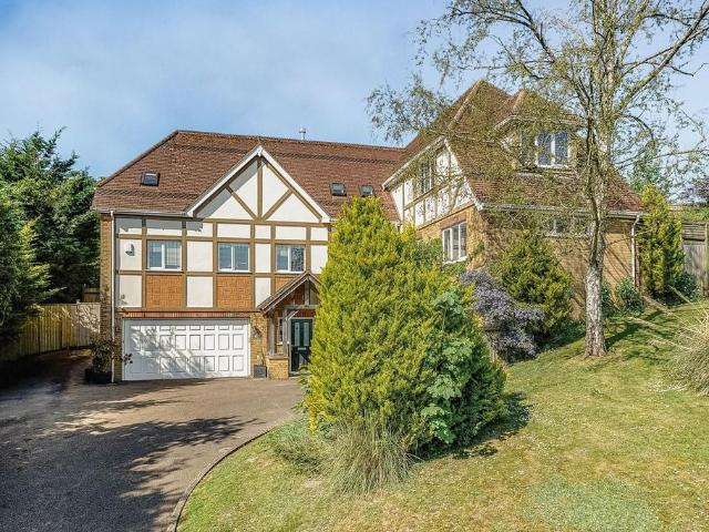 House for sale in Pouchen End, Hertfordshire