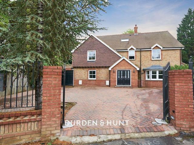 House for sale in Debden Green, Epping