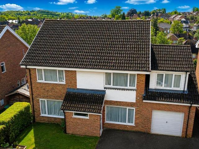 House for sale in Moorend, Pouchen End