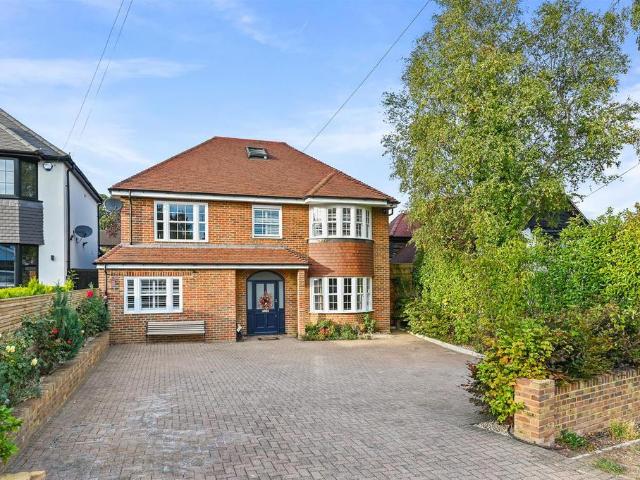 House for sale in Denham, Gerrards Cross and Chalfonts Community Board, Chalfont St. Peter