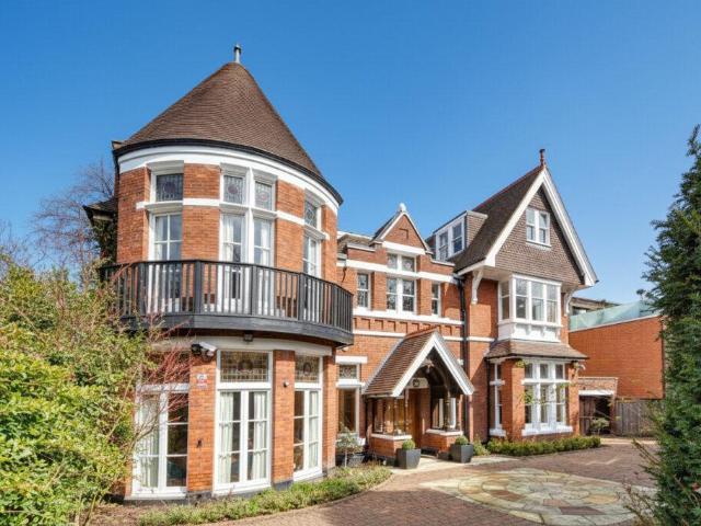 House for sale in Golders Green, Greater London
