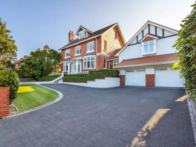 House for sale in Douglas, Scotland