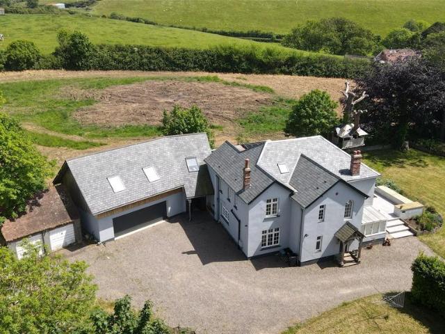 House for sale in Winsham, Kentisbury
