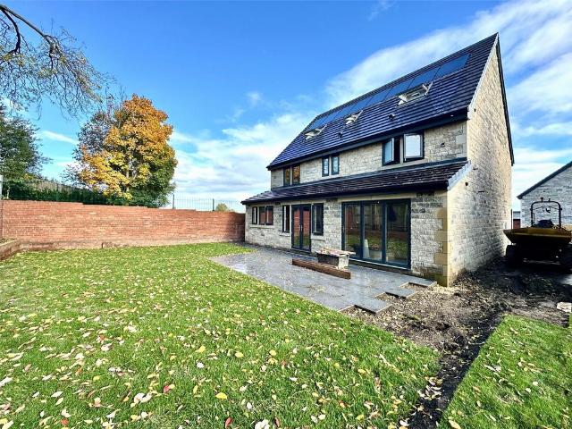 House for sale in Horbury, West Yorkshire