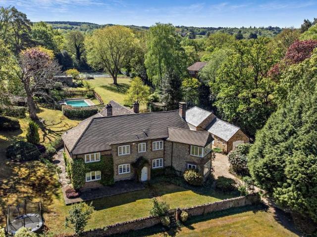 House for sale in Fole, Surrey