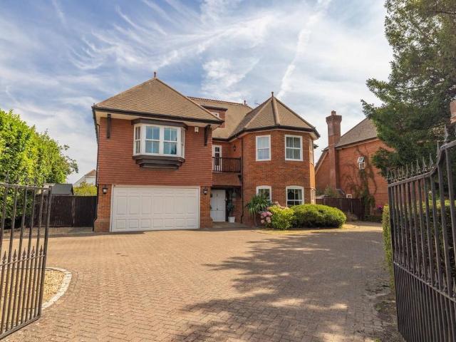House for sale in Denham, Gerrards Cross and Chalfonts Community Board, Chalfont St. Peter