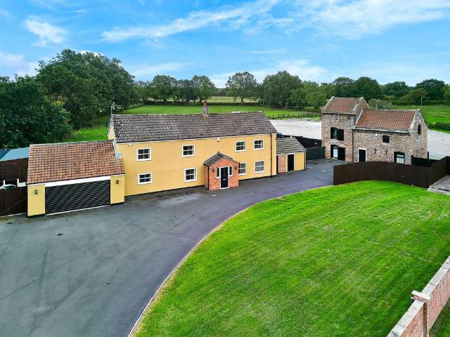 House for sale in Moss, Doncaster