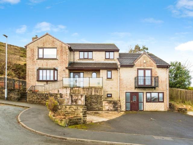 House for sale in Denholme, West Yorkshire