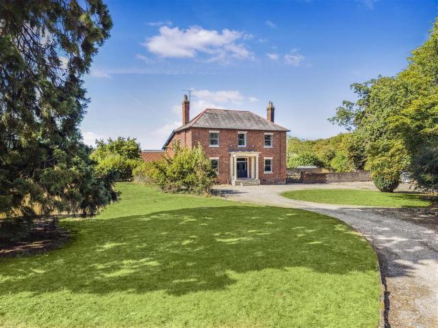 House for sale in Chipping Hill, Essex