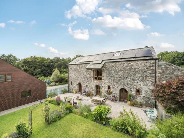 House for sale in Weir Quay, Devon