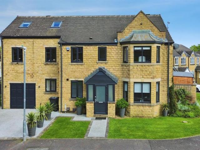 House for sale in Stone Chair, Northowram