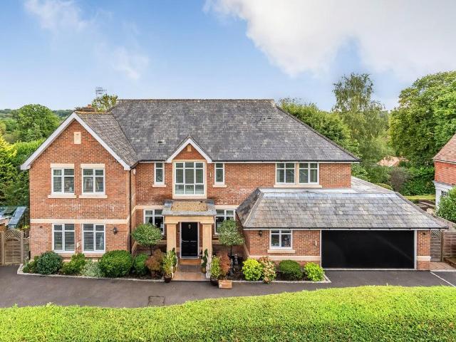 House for sale in Hillview, Surrey
