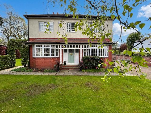 House for sale in Roe Green, Salford